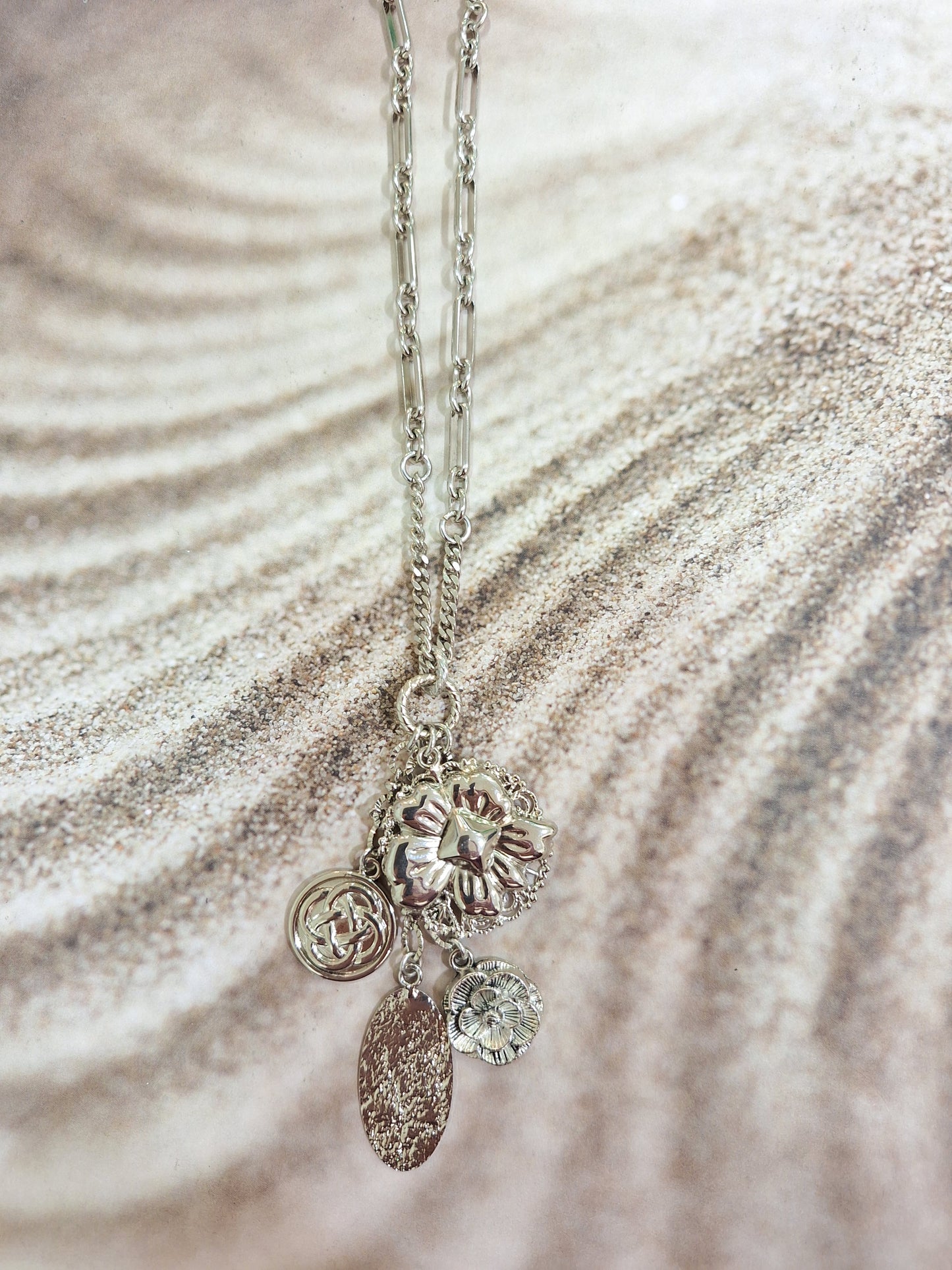 COLLANA LUNGA CON CIONDOLI ARGENTO AMARANTA